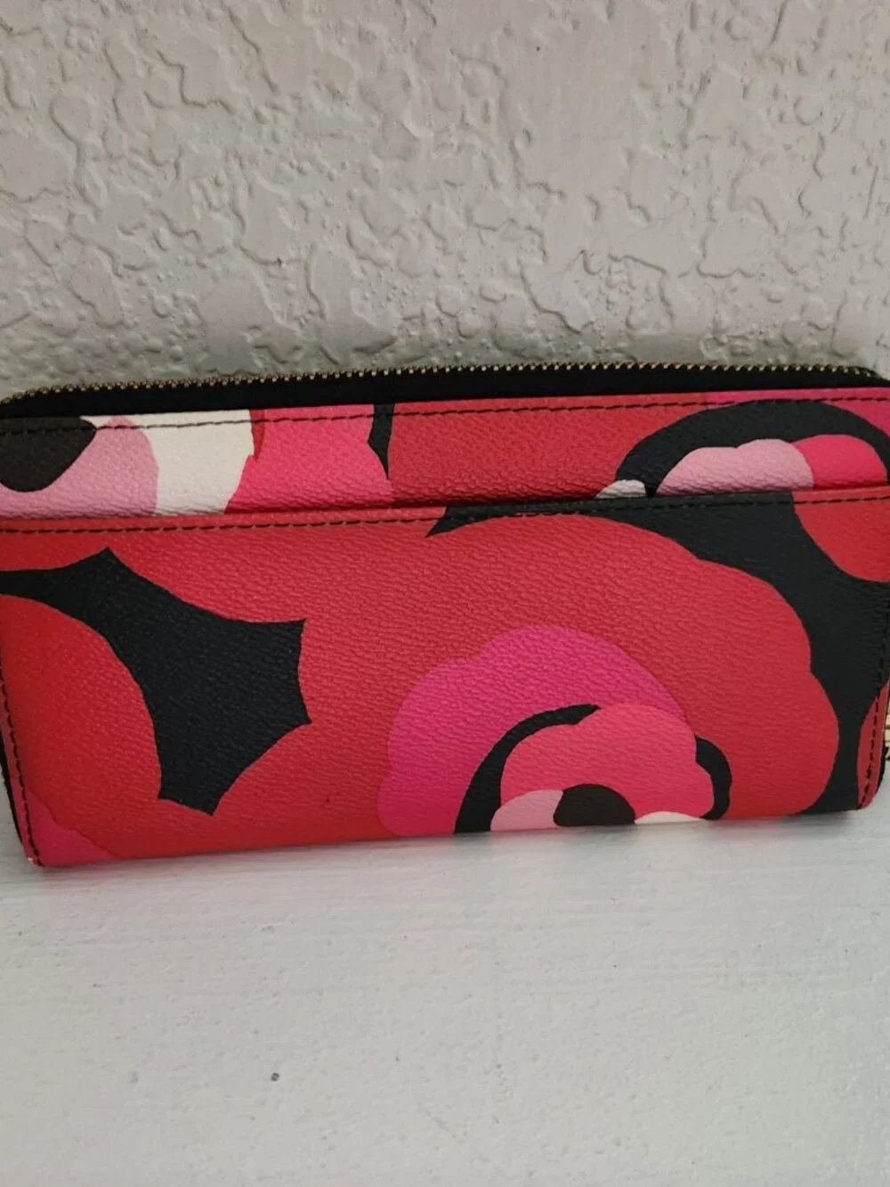 Euc Kate Spade NY Floral Black & Pink Wallet